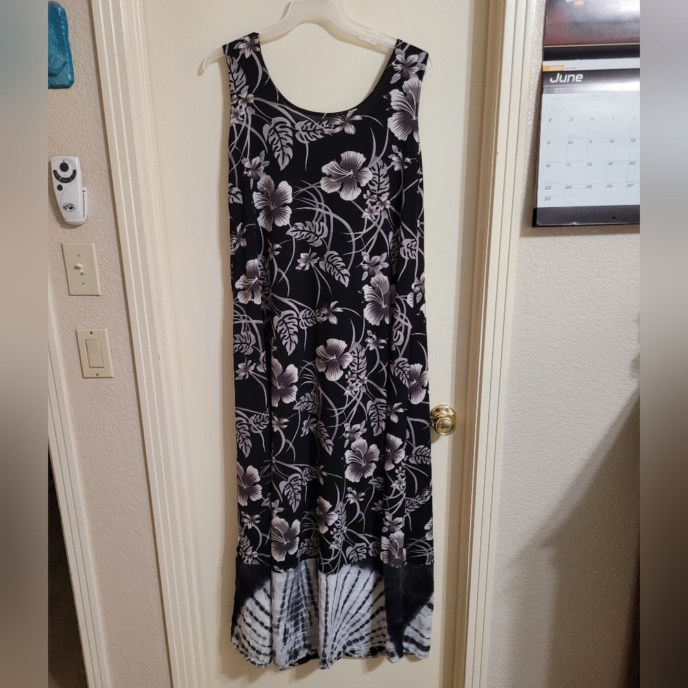 Woman's Hawaiian Maxi Dress